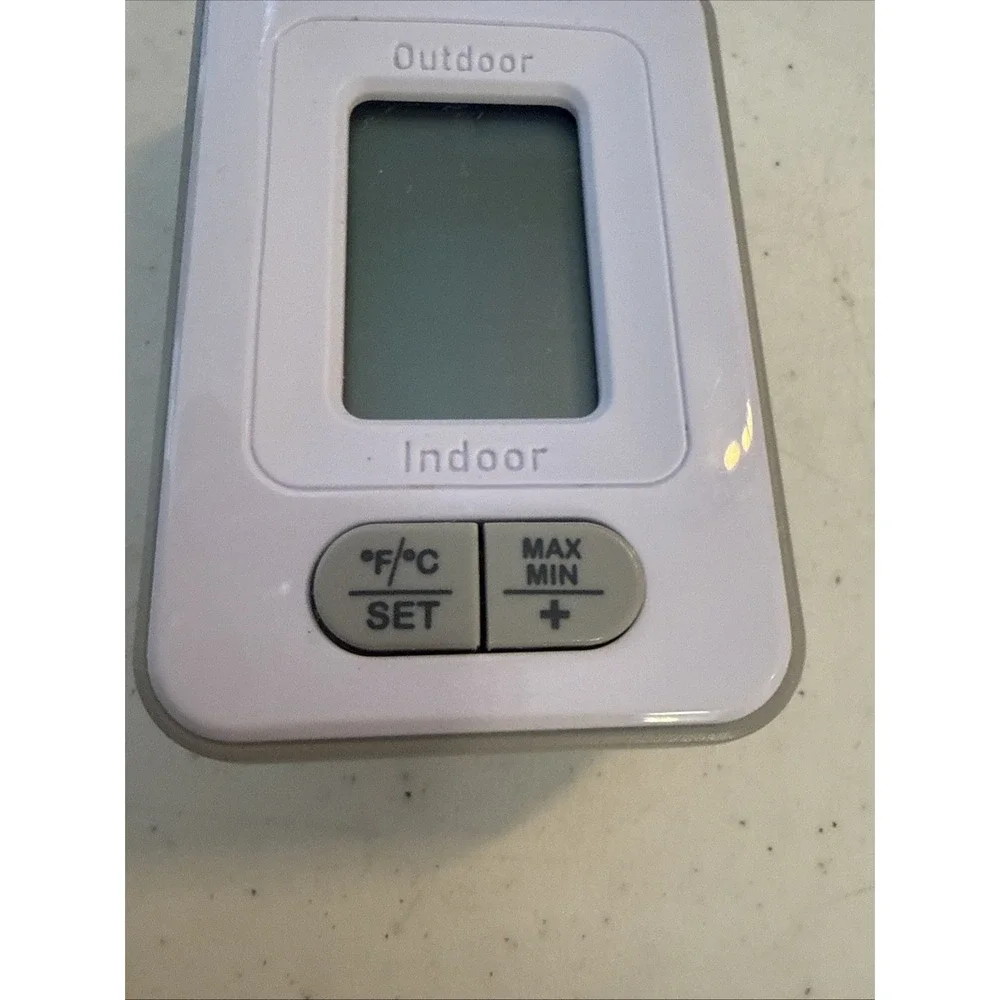 AcuRite Wireless Indoor Outdoor Digital Temperature Thermometer Clock & Memory